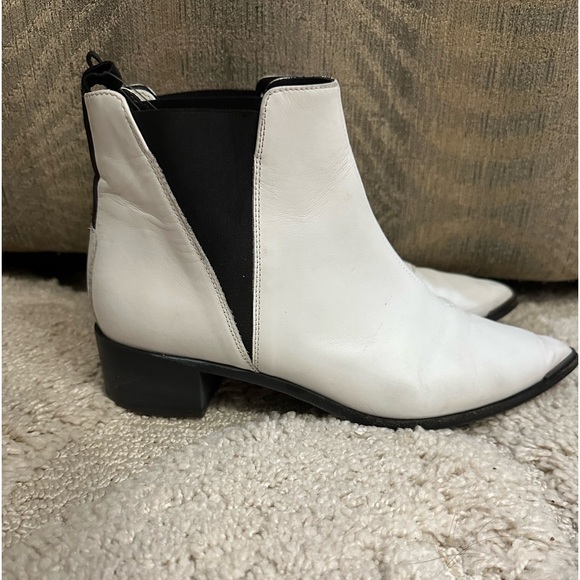 Acne Studios Pointed White Short Jensen Boots - Picture 2 of 8